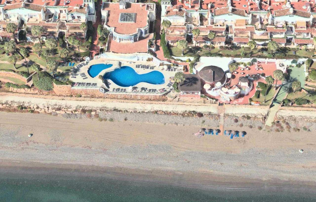 Dominion Beach House 埃斯特波纳 外观 照片